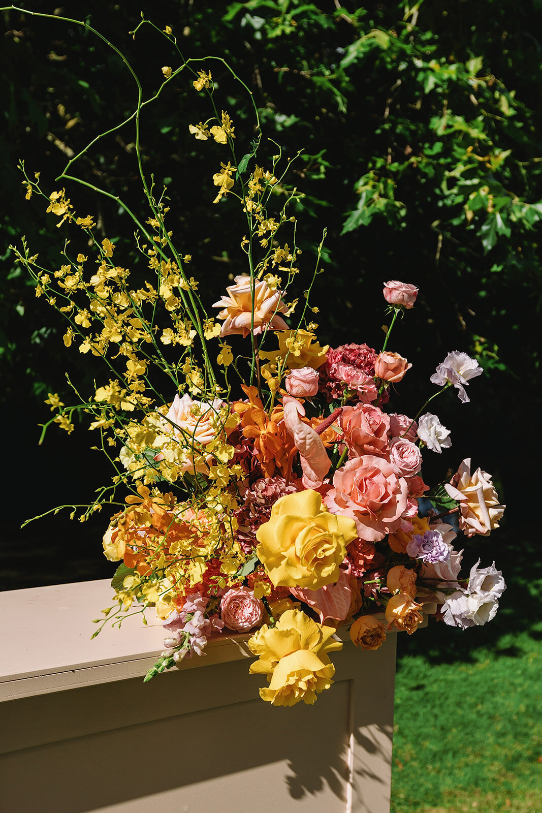 colourful-wedding-bar-flowers-bychenai-events