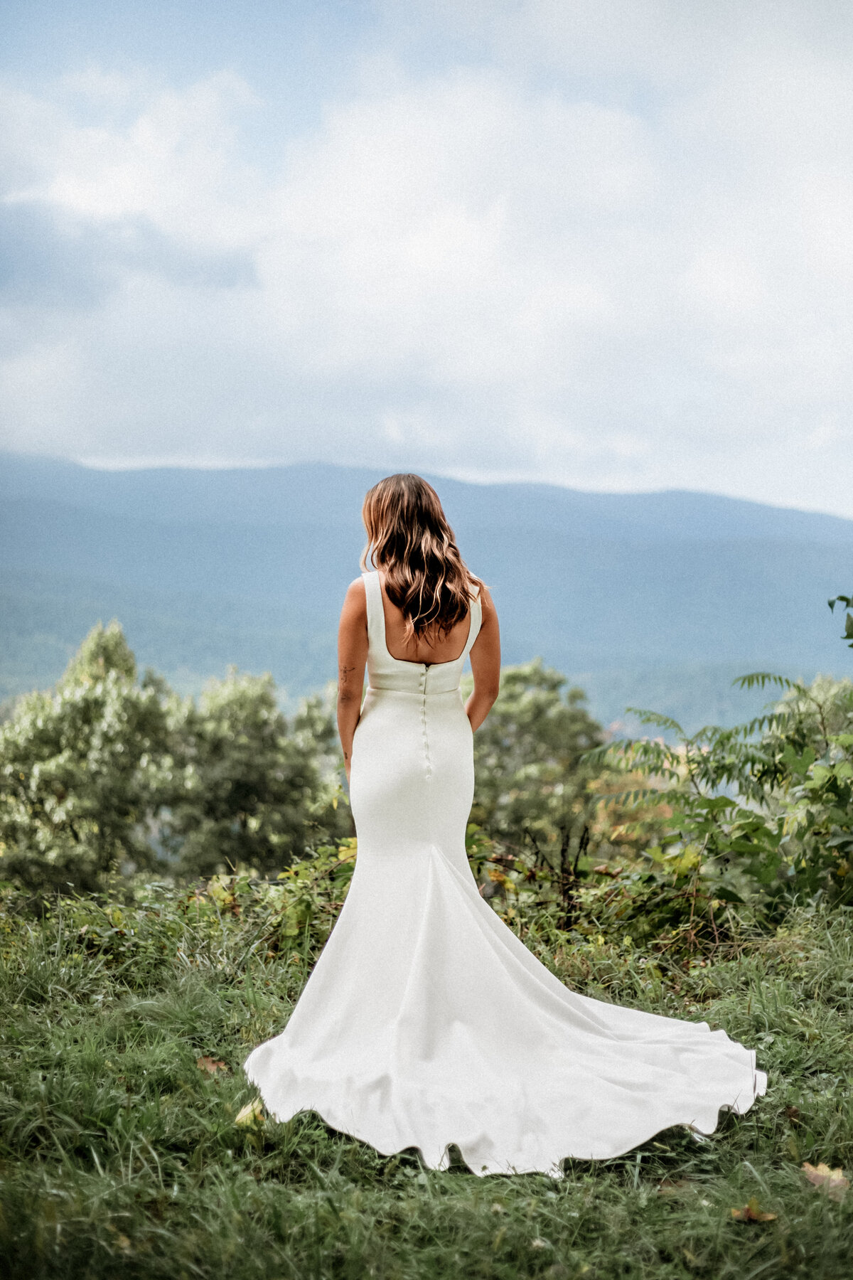 Salem VA wedding and Elopement photographer earthy and moody Charleigh Roberts Photography artsy earthy moody virginia roanoke va east coast north carolina nc pearl veil babys breath kiss happy blue ridge mountains parkway