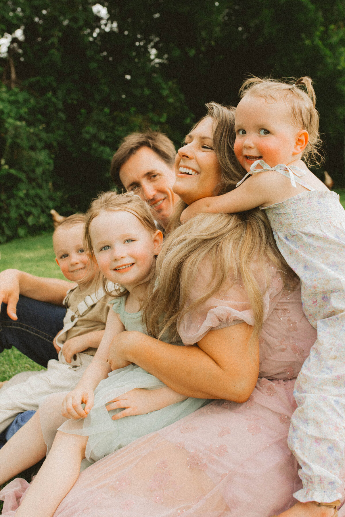 hartsburg-mo-farm-family-session-columbia-photographer-240608-0096