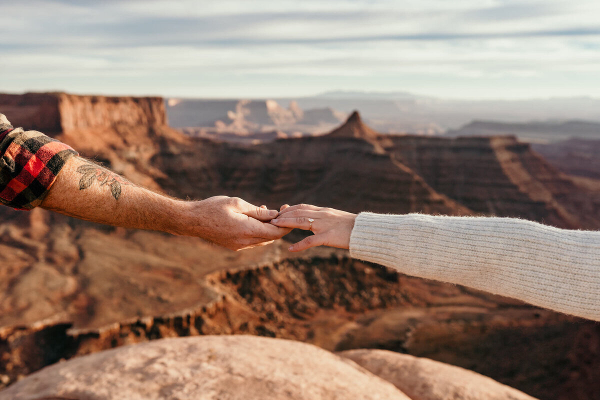 moab_utah_boho_adventure_engagement_destination-78