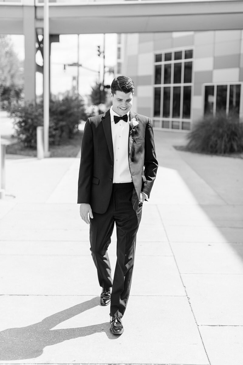 Classic Wedding at City Church of Evansville with Reception at ECC129