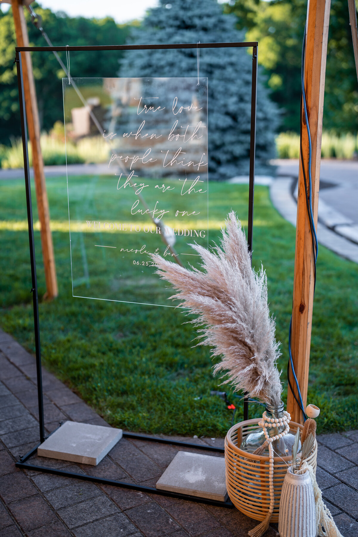 the-overlook-at-geer-tree-farm-griswold-ct-modern-boho-wedding-welcome-sign-flowers-styling-petals-plates-02