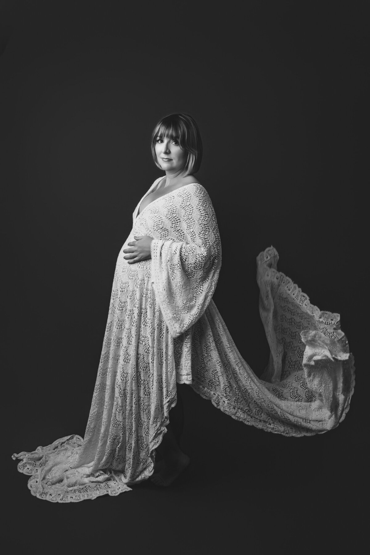 MiniAnnaPhotography2023-Jenna-Maternity-1293srgb-evsrgb-bw3000