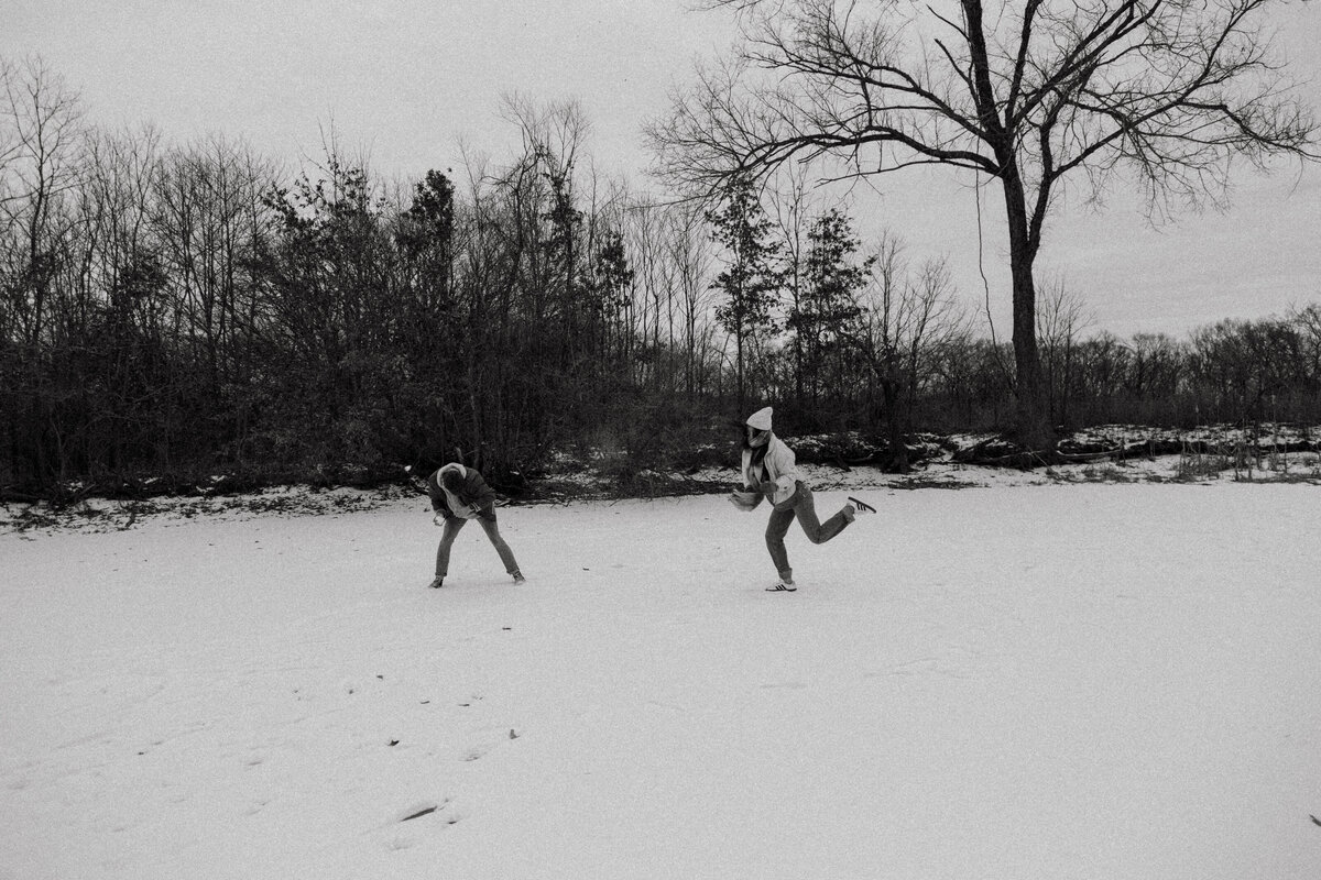 Snowy Colorful Couples Photos at Grasslands Trailhead in Columbia mo-240121-0202