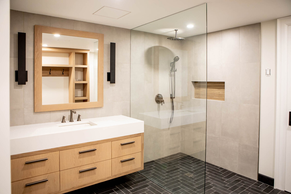 earthy-bathroom-ensuite