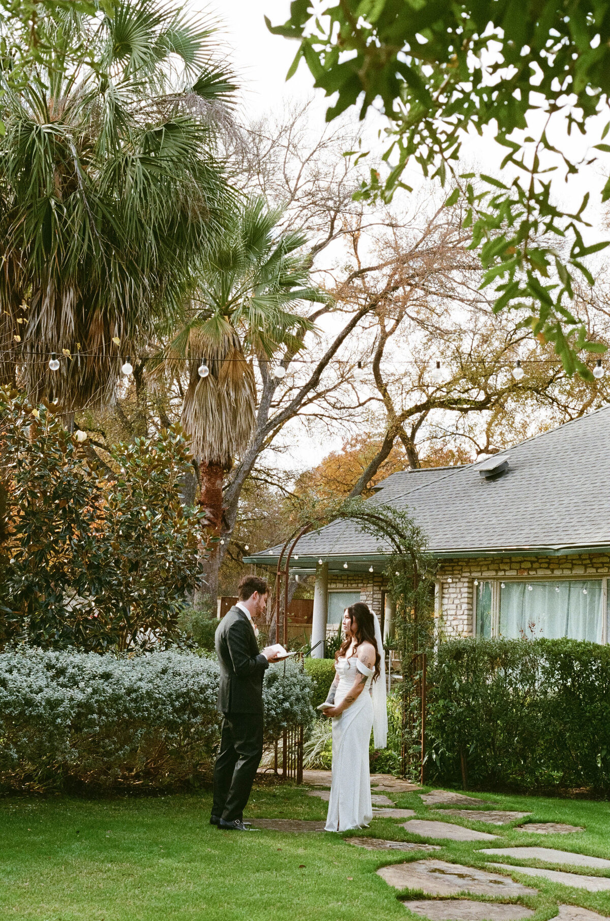 Lindsey&AlexWeddingPhotos_Film_AustinWeddingPhotographer_HereafterFilms_-28