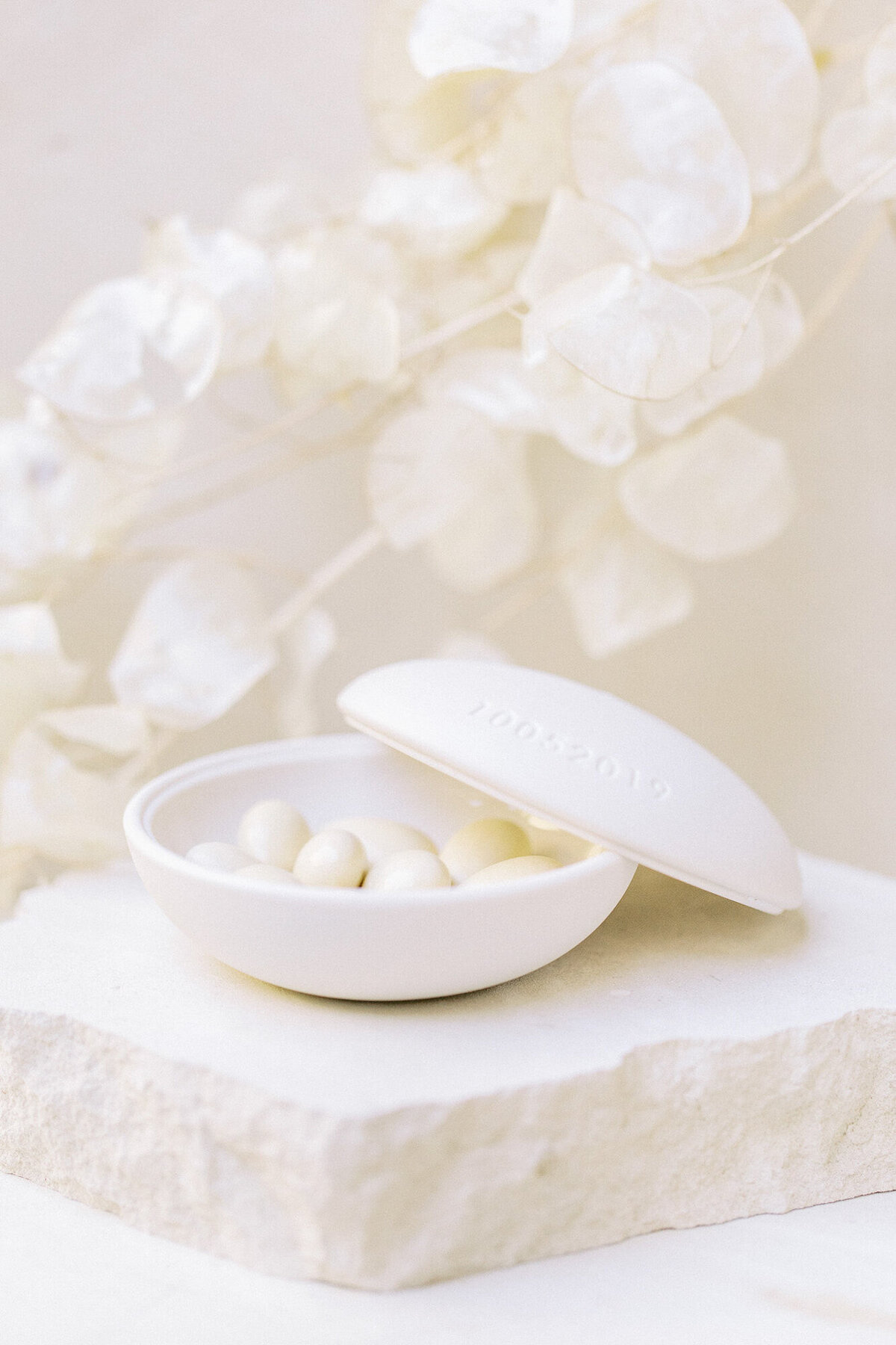 Maïlys Fortune Photography Husband Wife Wedding Weddings Photography France Switzerland Italy Timeless Dreamy Imagery Bilingual French English Destination Weddings Destination Wedding Provence French Riviera Paris Lake Como Tuscany31