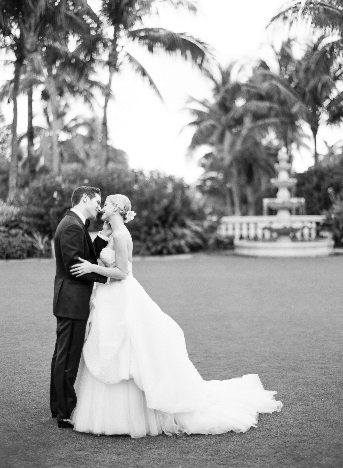 13-KTMerry-weddings-pre-ceremony-portraits-Palm-Beach