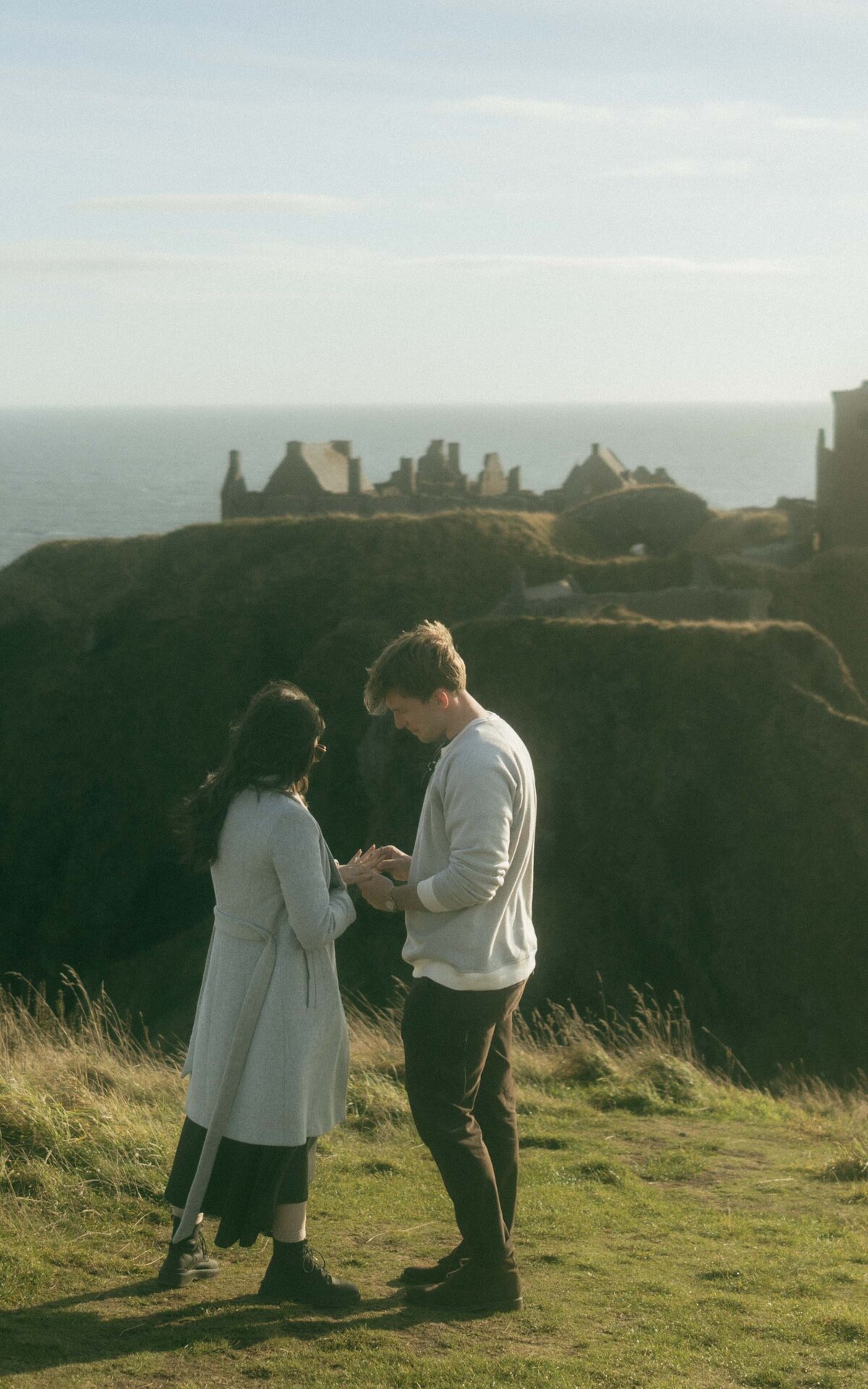 SecretProposal-TheSwiechs-Brandon&McKennaDunnotarCastleScotland-23