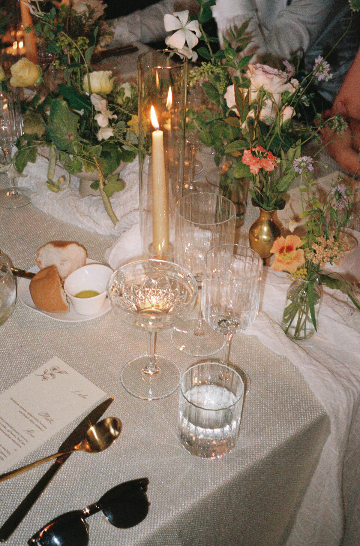Flora_And_Grace_Provence_Analog_35mm_Fim_Editorial_Wedding_Photographer-15