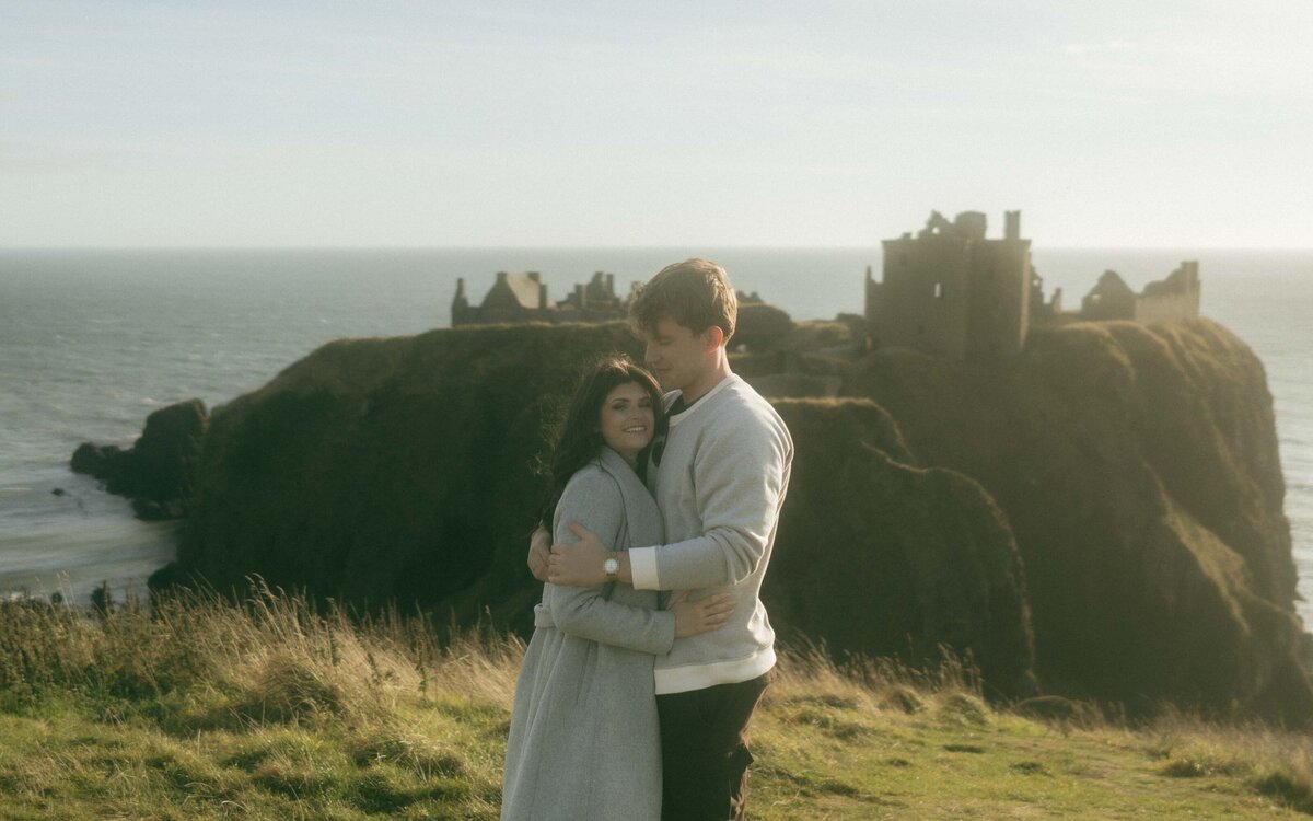 SecretProposal-TheSwiechs-Brandon&McKennaDunnotarCastleScotland-36