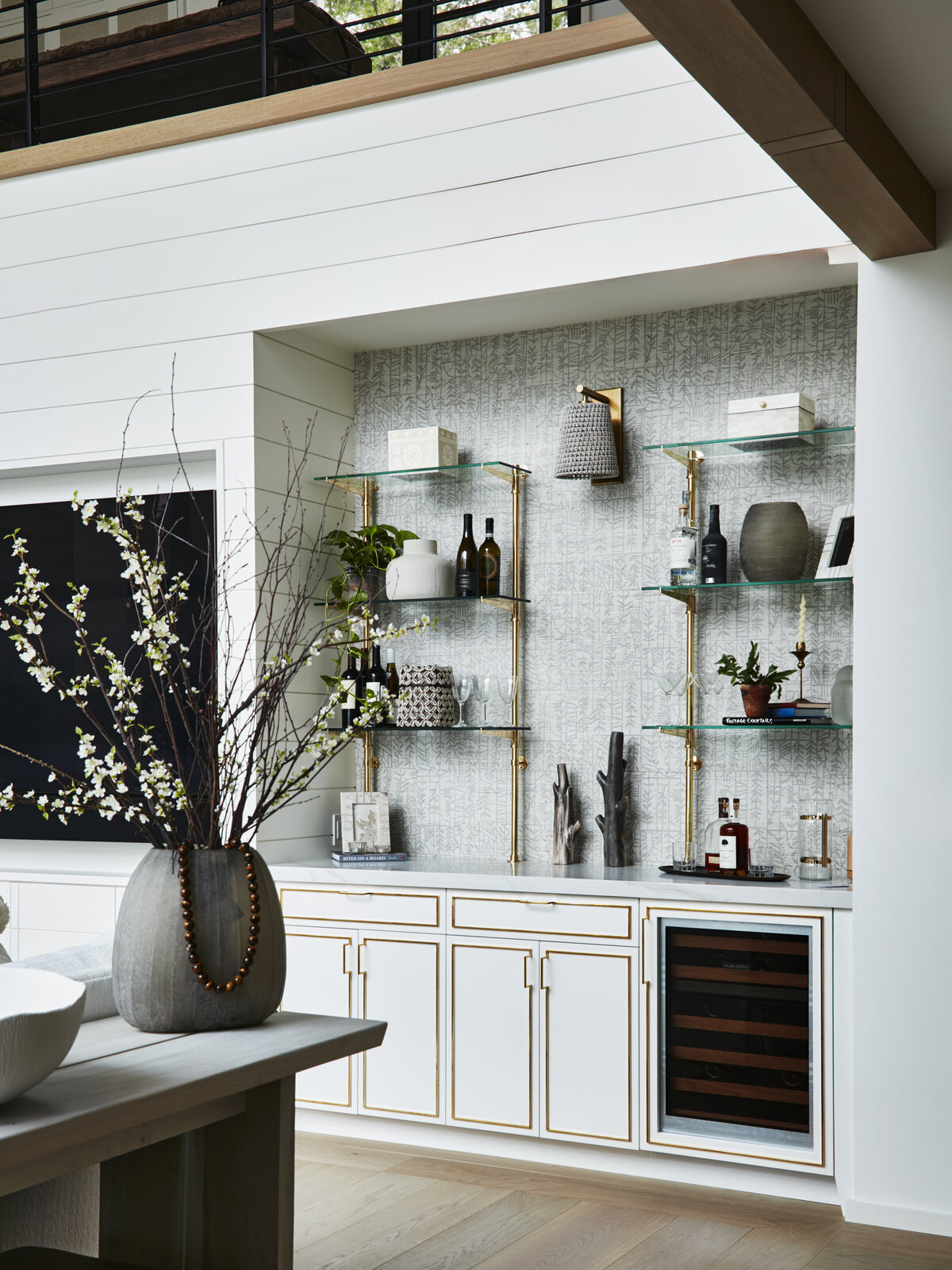 016-custom-drybar-markalexander-wallpaper-brass-shelves