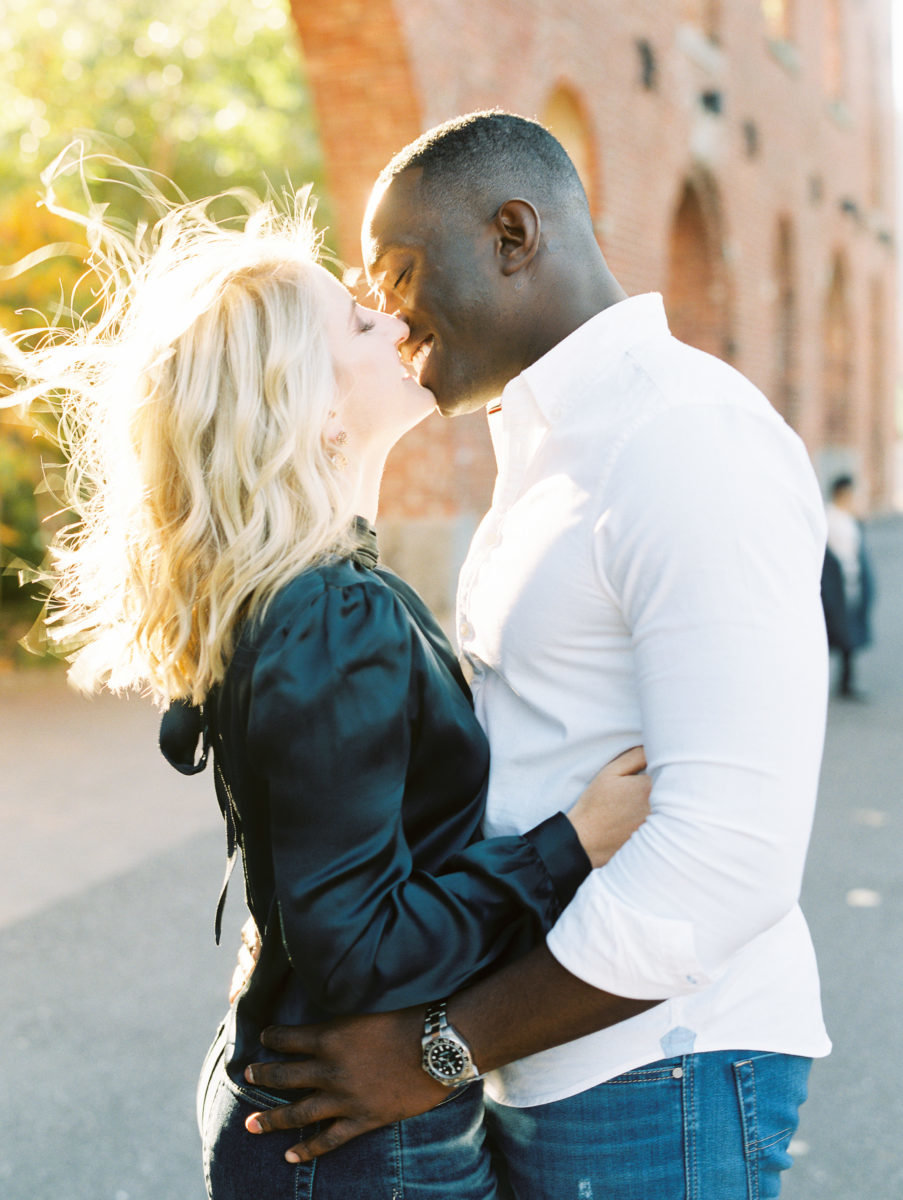fall engagement photos in brooklyn