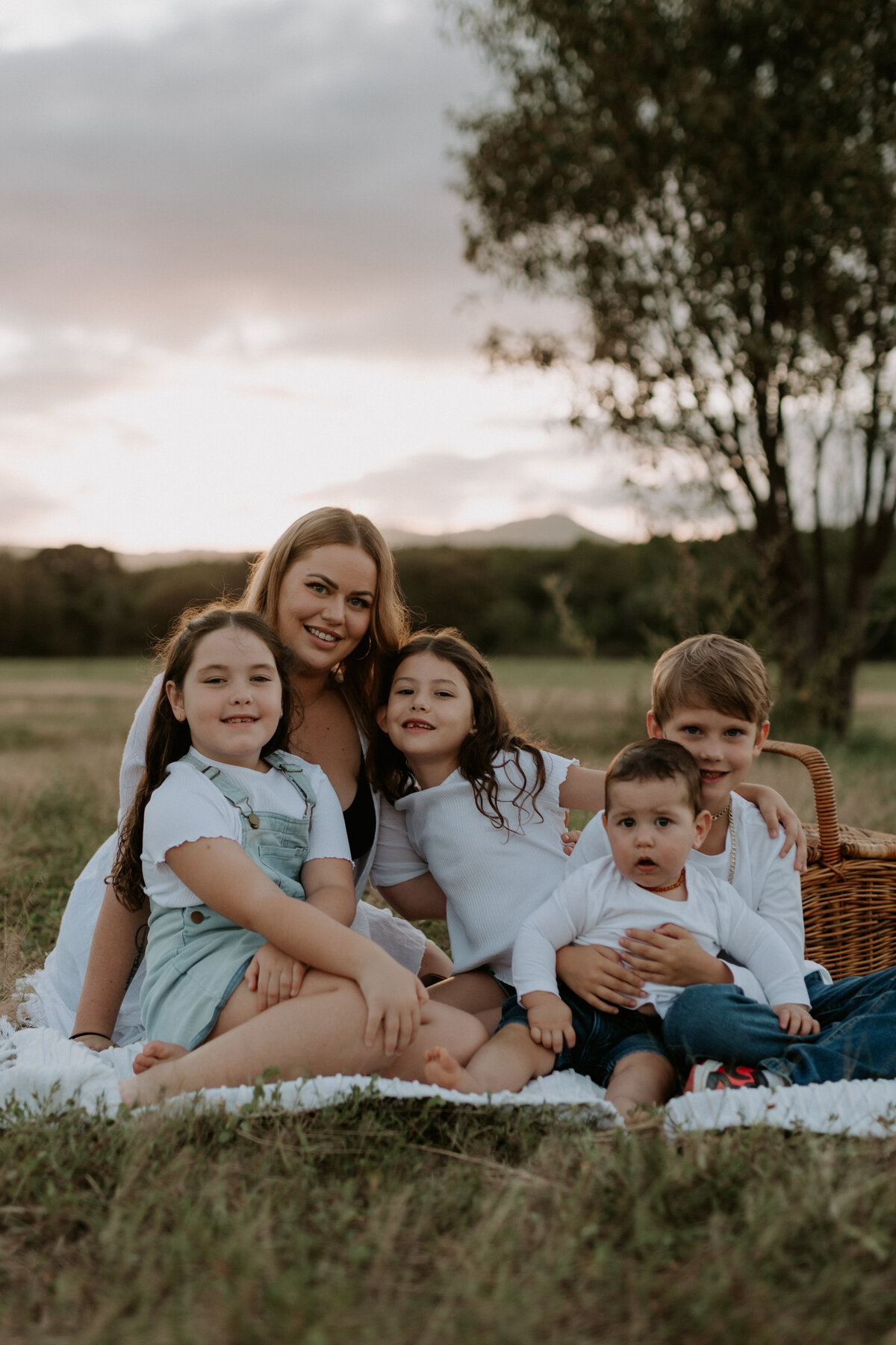 Mother and her children family photograhy