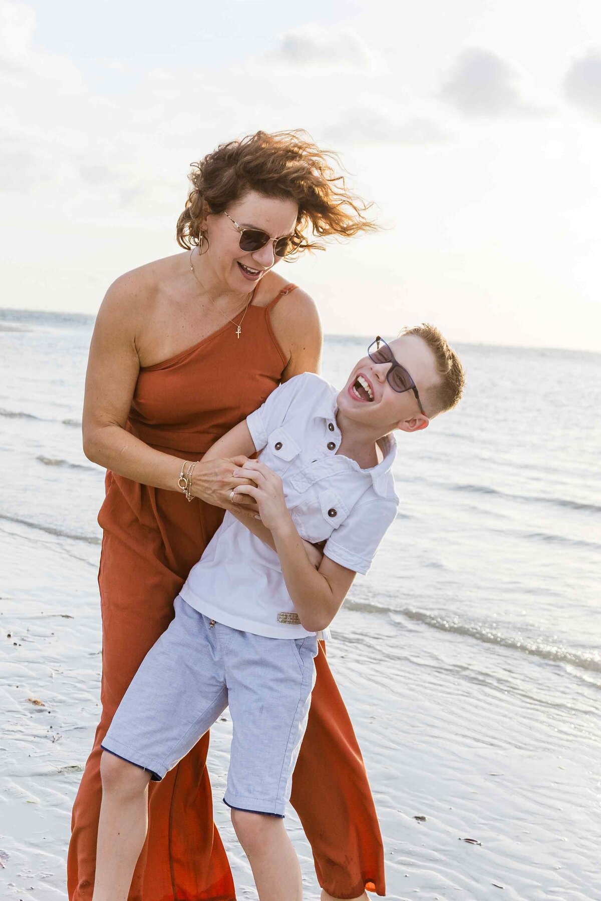 09-mom-plays-son