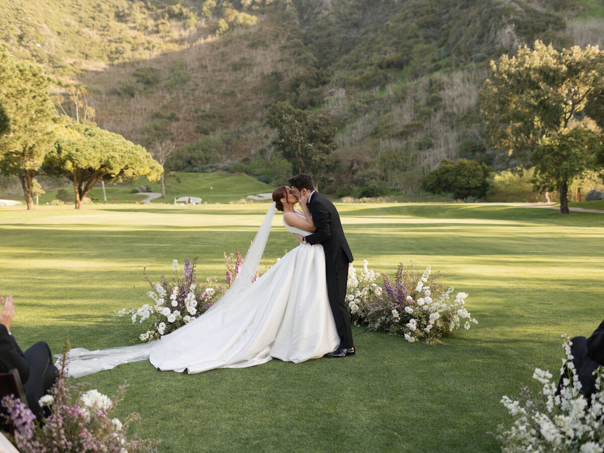 EMILY+CONOR-MCKINLEY-LAGUNA-BEACH-LOS-ANGELES-CALIFORNIA-WEDDING-LUXURY-UPSCALE-RANCH-AT-LB-175