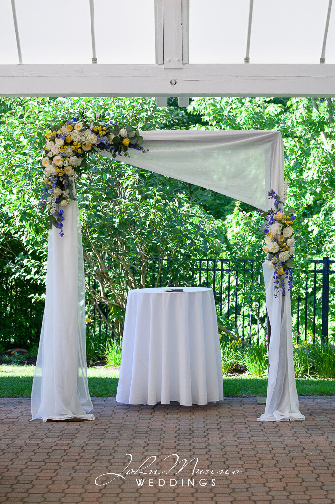 Riverhouse-wedding-haddam-ct-amerworks-flowers-middletown-14