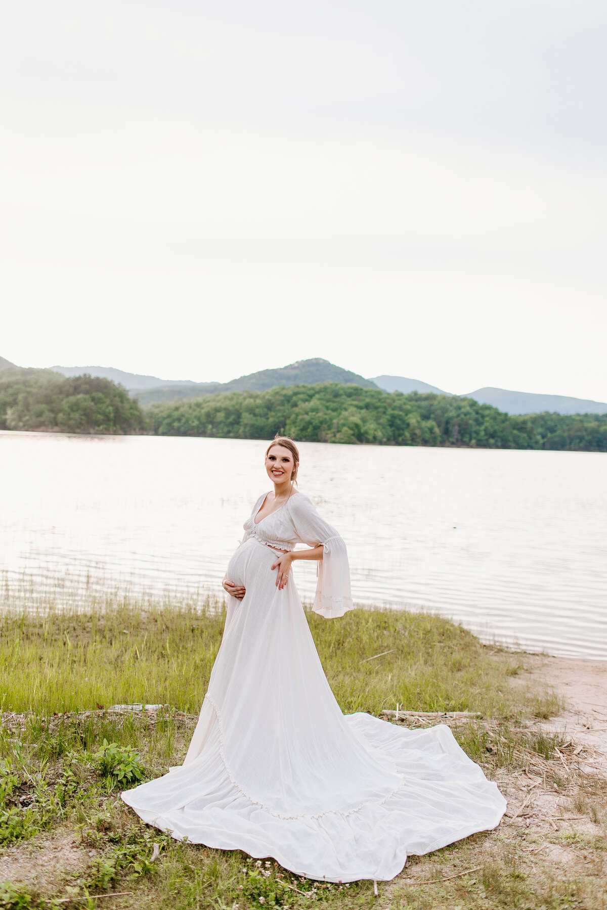 Documentary-Maternity-Session-at-Carvins-Cove-RJ-86