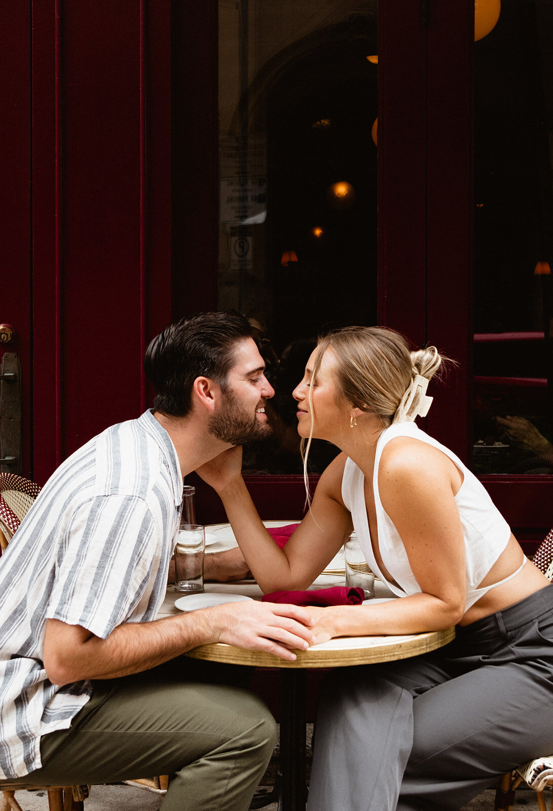 trendy philly engagement photos