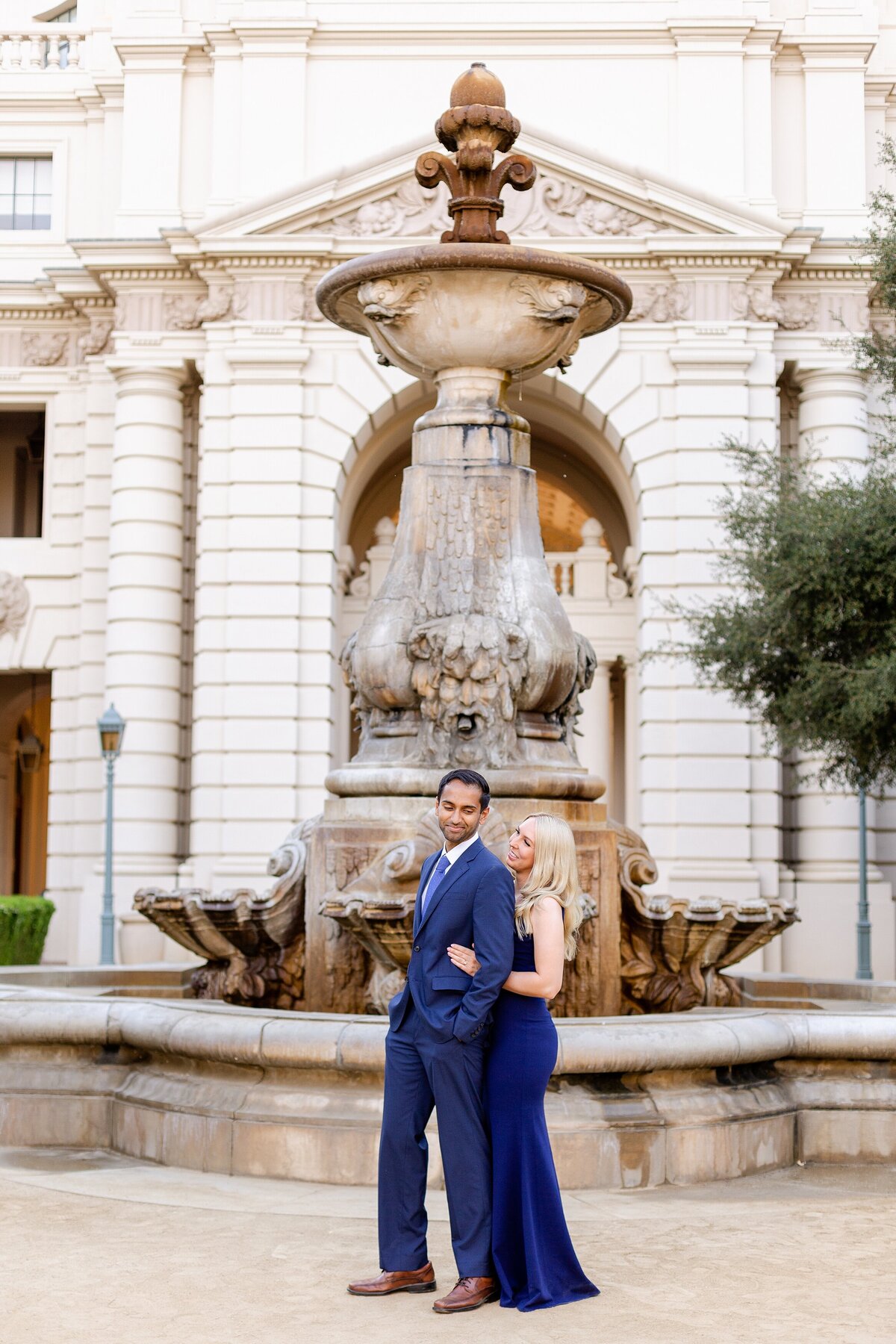 vibrant-pasadena-city-hall-engagement-photos_0010