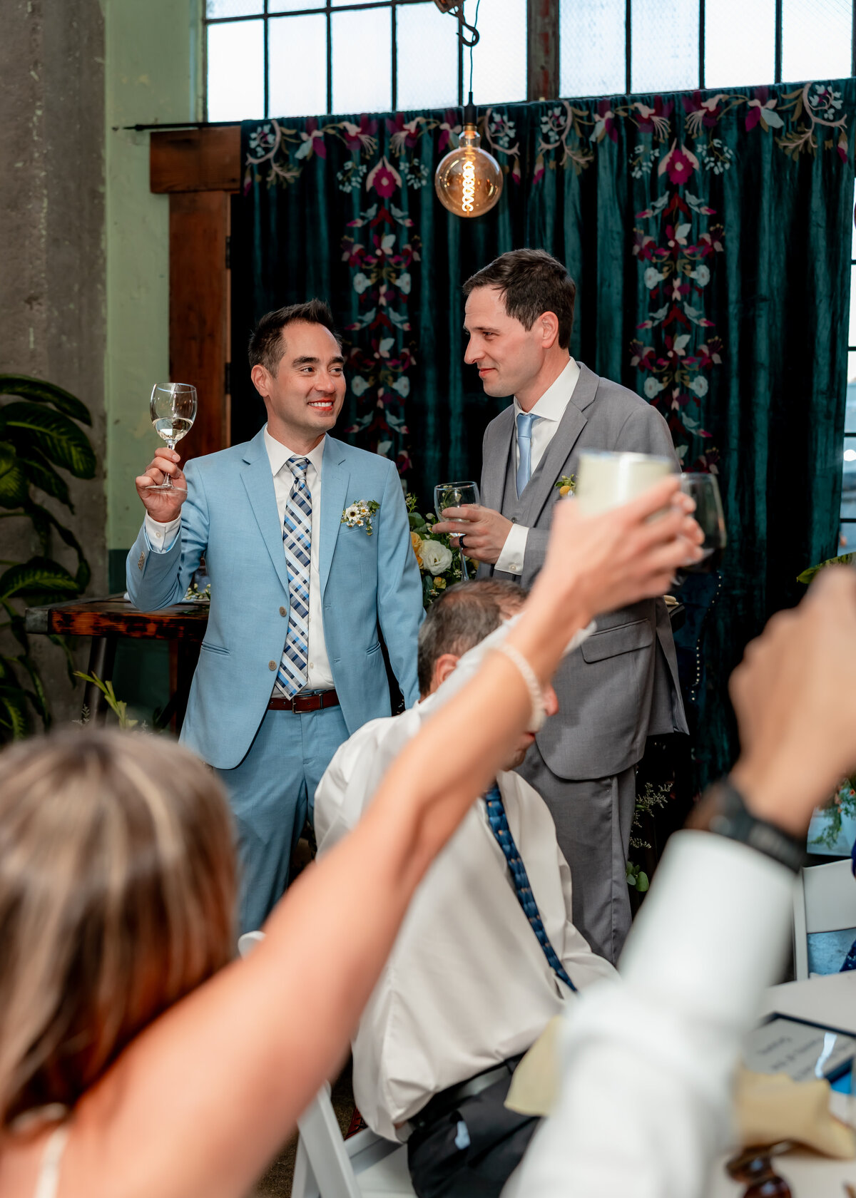 Columbia-Gorge-Wedding-Photographer.jpg