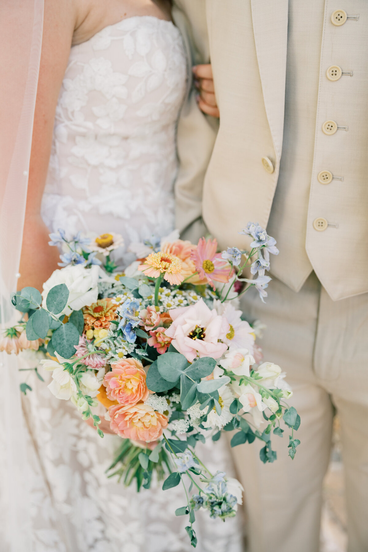A romantic bridal bouquet at Three Oaks Manor