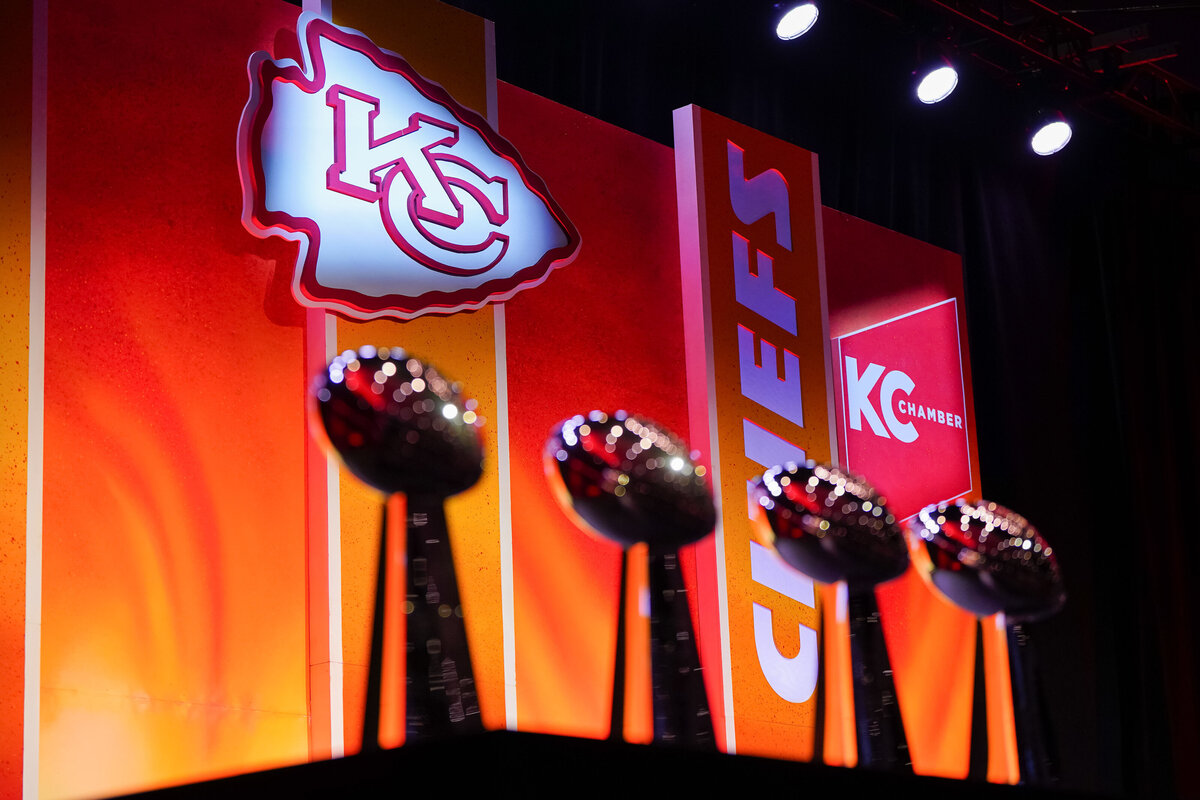 kansas-city-event-photography-0431-lombardi-trophy-closeup