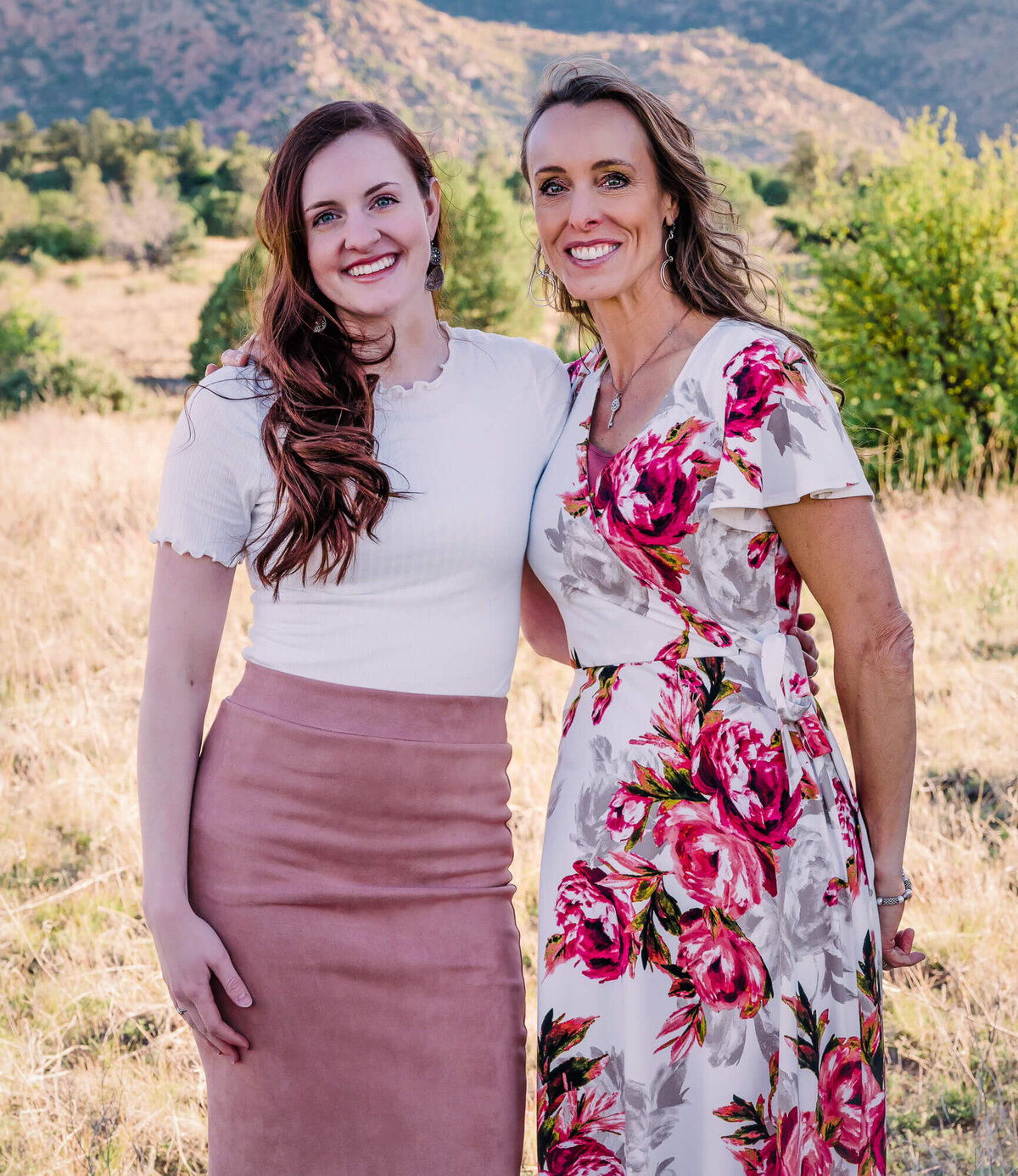 Mom and daughter pose in Prescott family photos