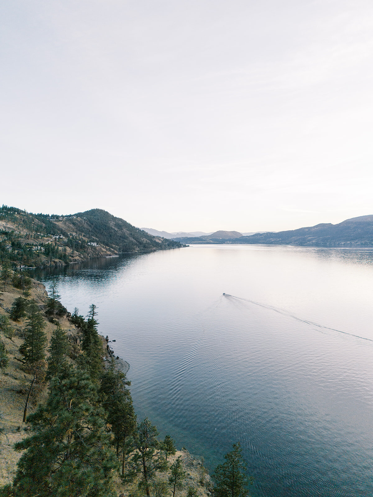 minted-photography-okanagan-kelowna-destination-wedding-photographer-wedding-château-okanagan-85