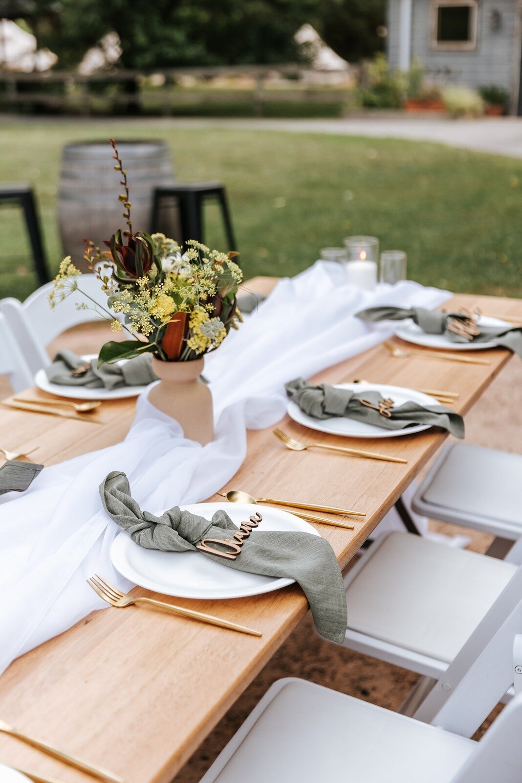 Elope-styled-micro-wedding-yarra-ranges-the-log-cabin-ranch01