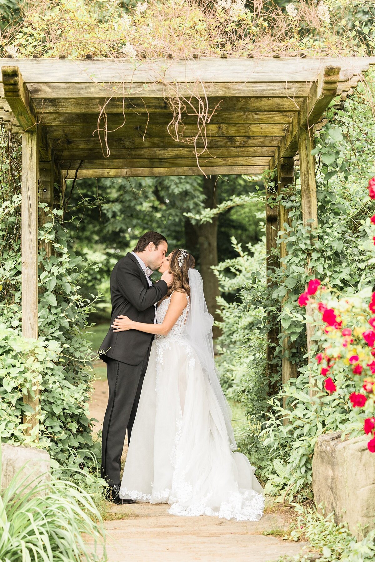 New Jersey Wedding + The Castle at Skylands Manor +  Jewish Wedding + Summer +  Jewish Couples + Jewish Bride + Yael Pachino Photography LLC + Val and Matt_1092