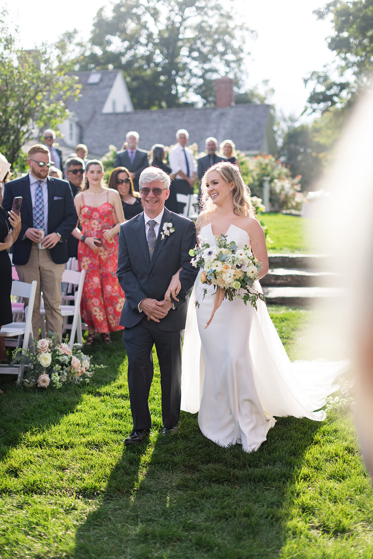 smith-farm-garden-east-haddam-connecticut-late-summer-wedding-florals-flowers-tableware-rentals-ceremony-arch-bridal-bouquet-petals-&-plates-033