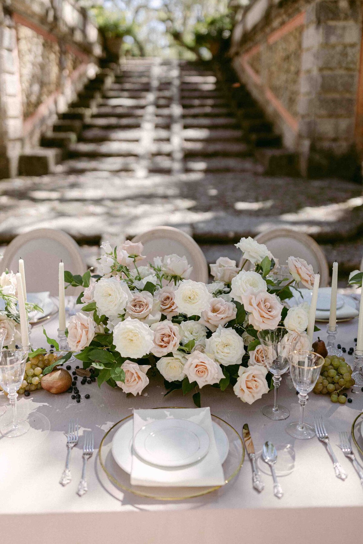 pastel-floral-wedding-table-inspiration