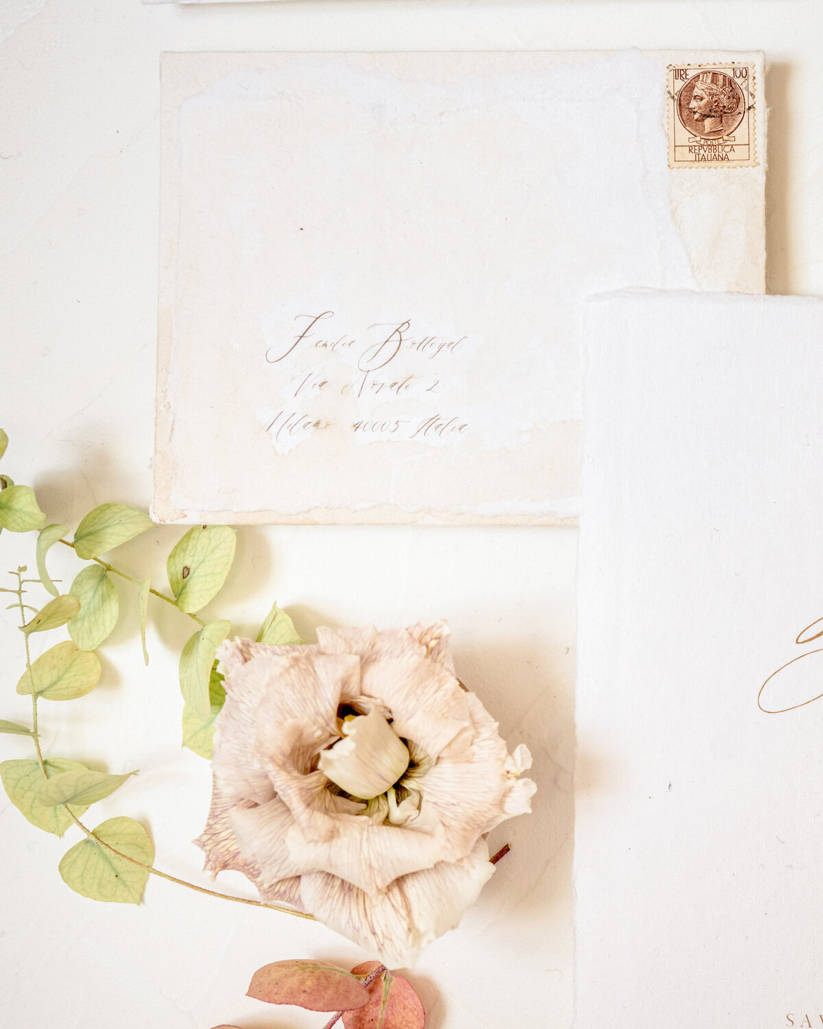 16-Villa-Sola-Cabiati-Flatlay-peach-green-Wedding-Photography-Victoria-Amrose (7)