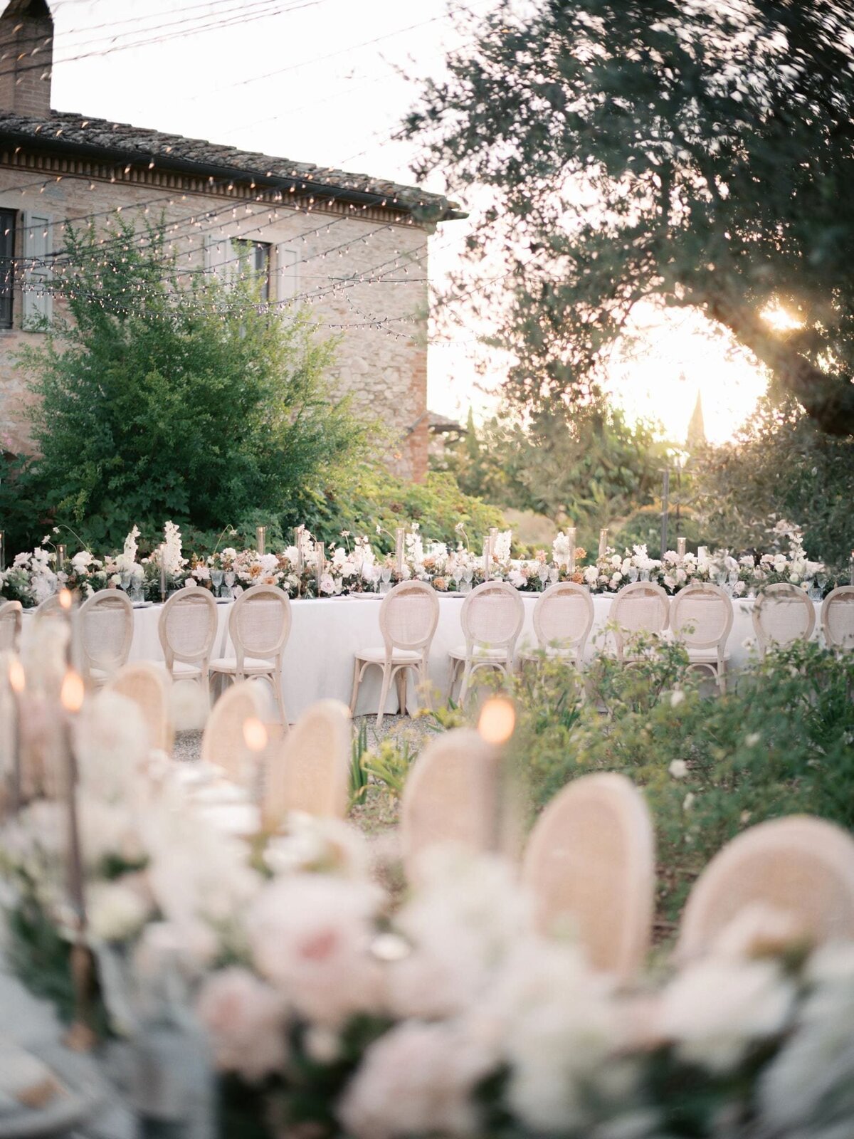 Curved table design, for Ombroneta wedding in Tuscany