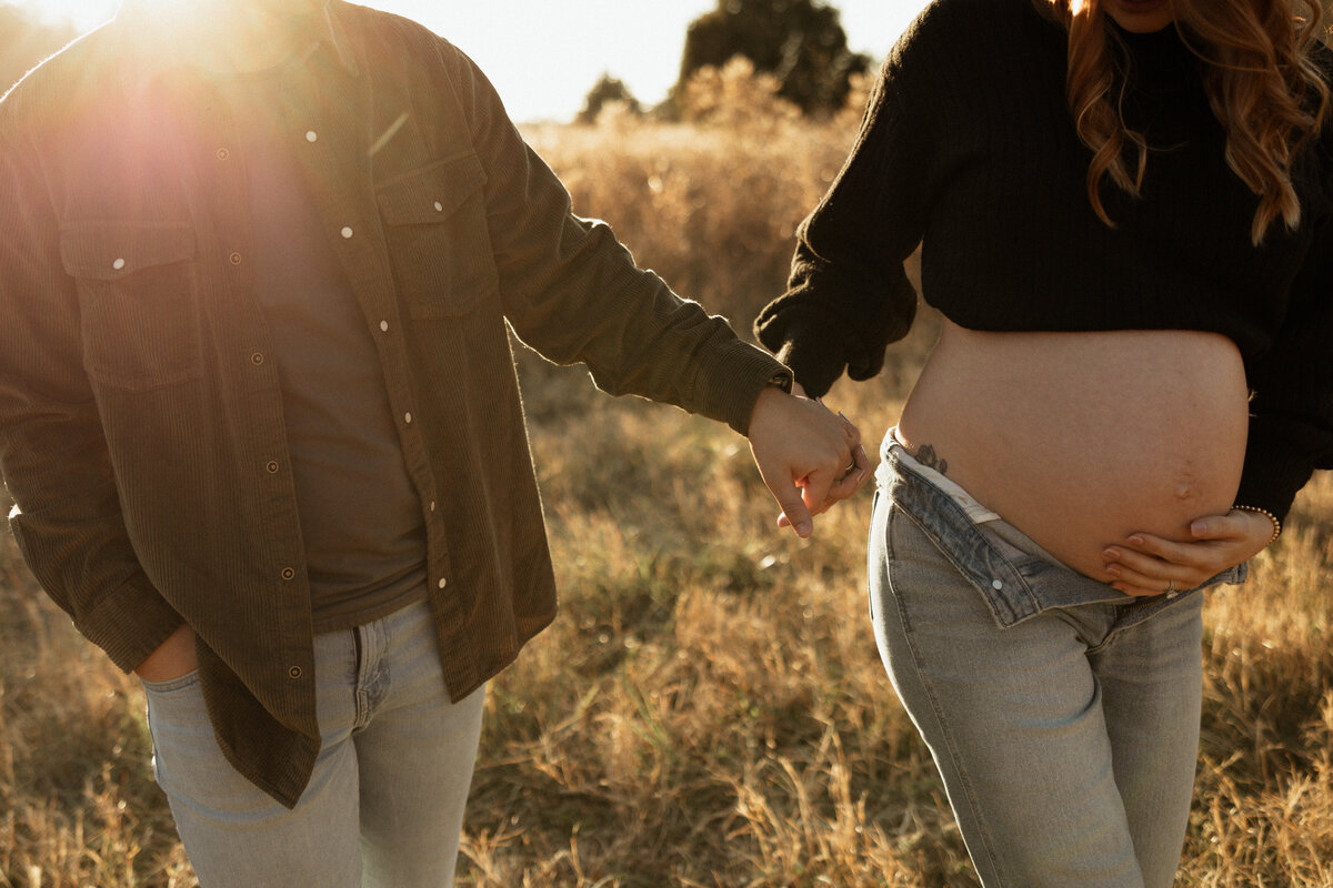 Outdoor maternity session by Richmond VA Wedding Photographer