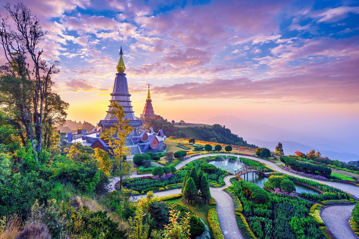 landmark-pagoda-in-doi-inthanon-national-park-at-chiang-mai-thailand-163355-1