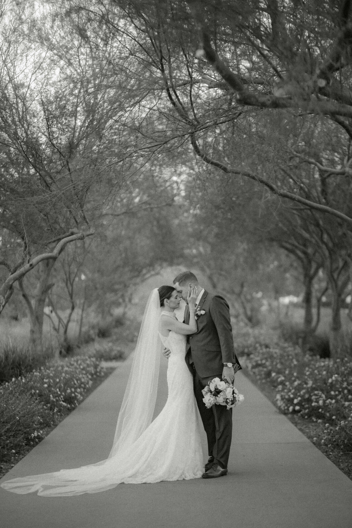 Sarah & Steven Wedding Sneak Peeks-238