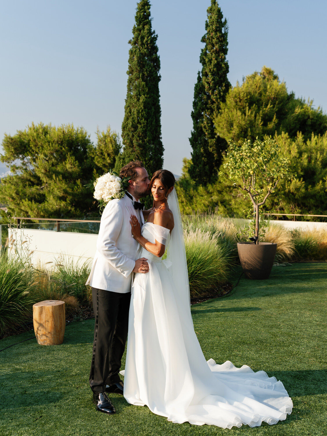 Black-Tie-Wedding-at-Four-Seasons-and-Vouliagmeni-Lake-060