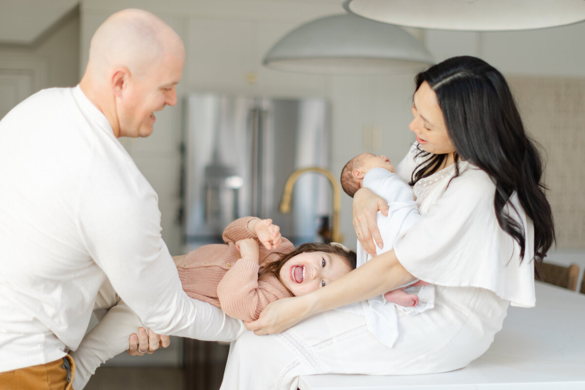 In-home newborn portrait session with siblings in Philadelphia - 8
