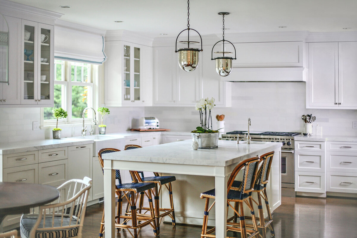 3C-classic-white-kitchen-mercury-glass-smoke-bell