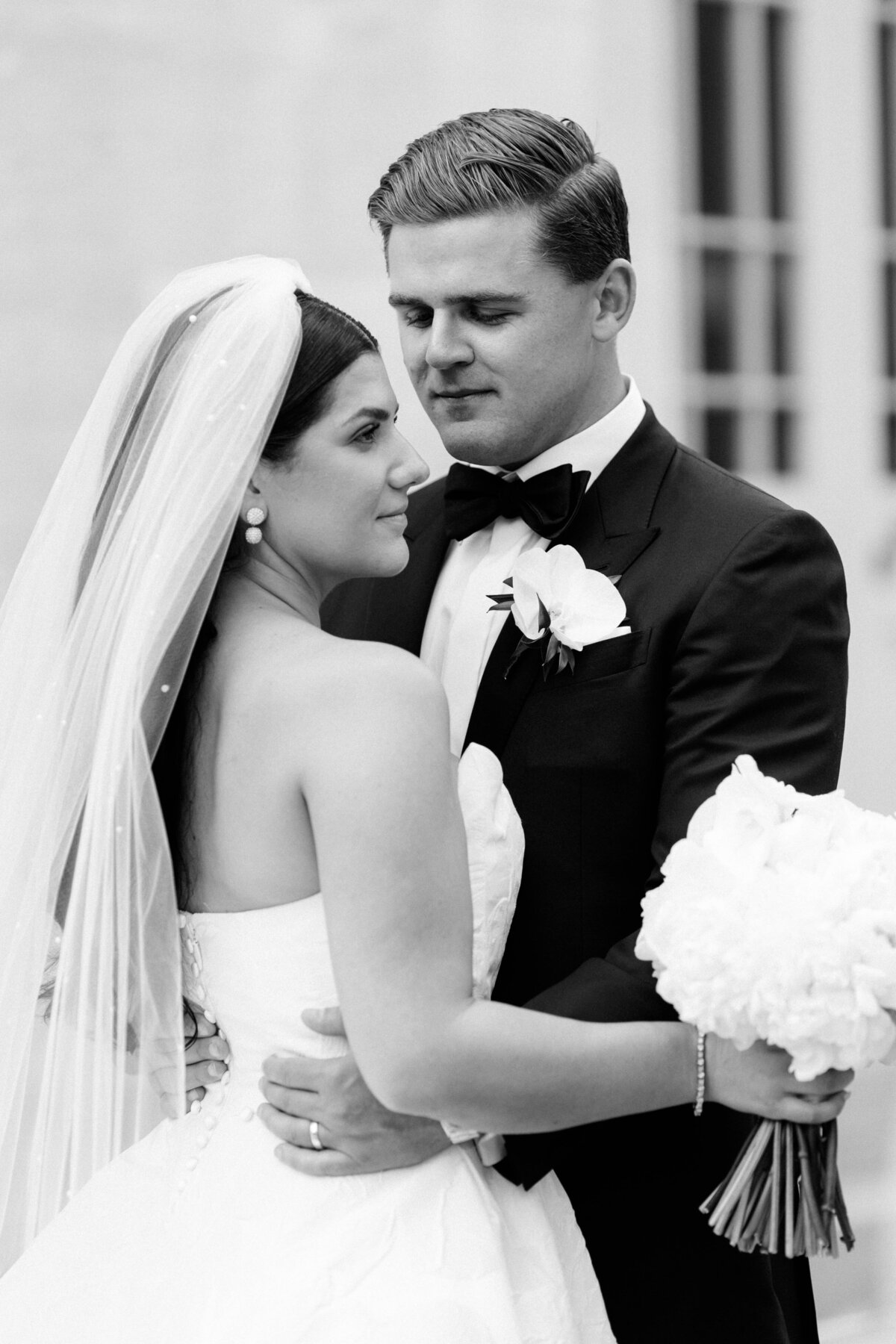 Philadelphia-Ritz-Carlton-Wedding-Bride-Groom-Photos_066
