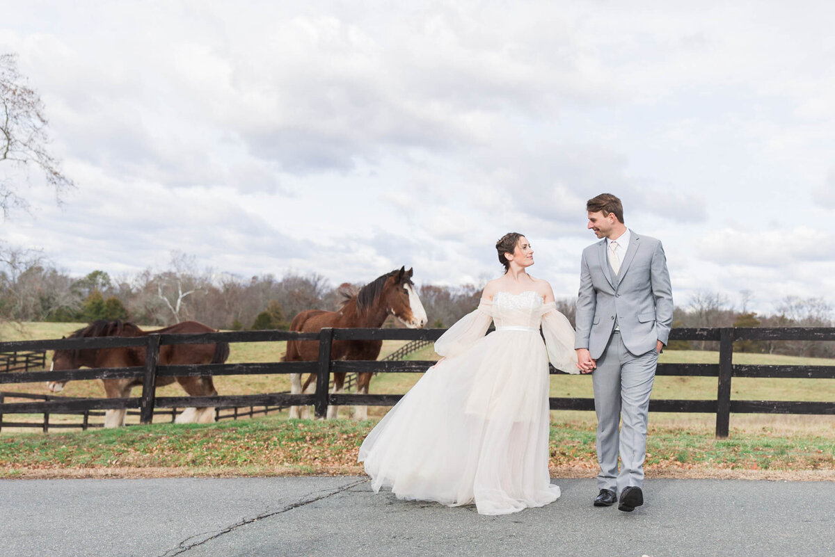 horse-farm-fall-wedding-lisa-shreffler-photography_2