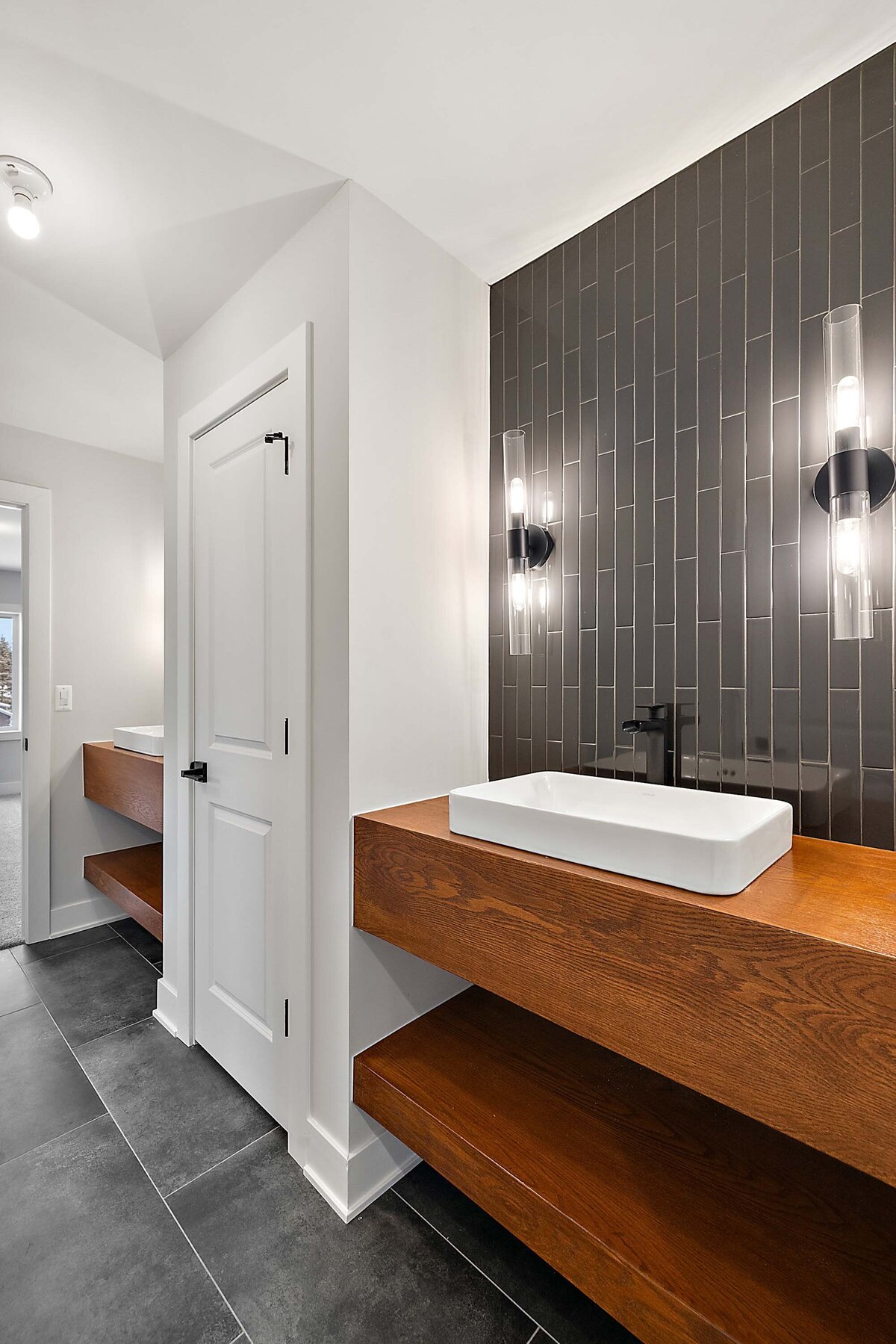 73-3660 Jennings -73