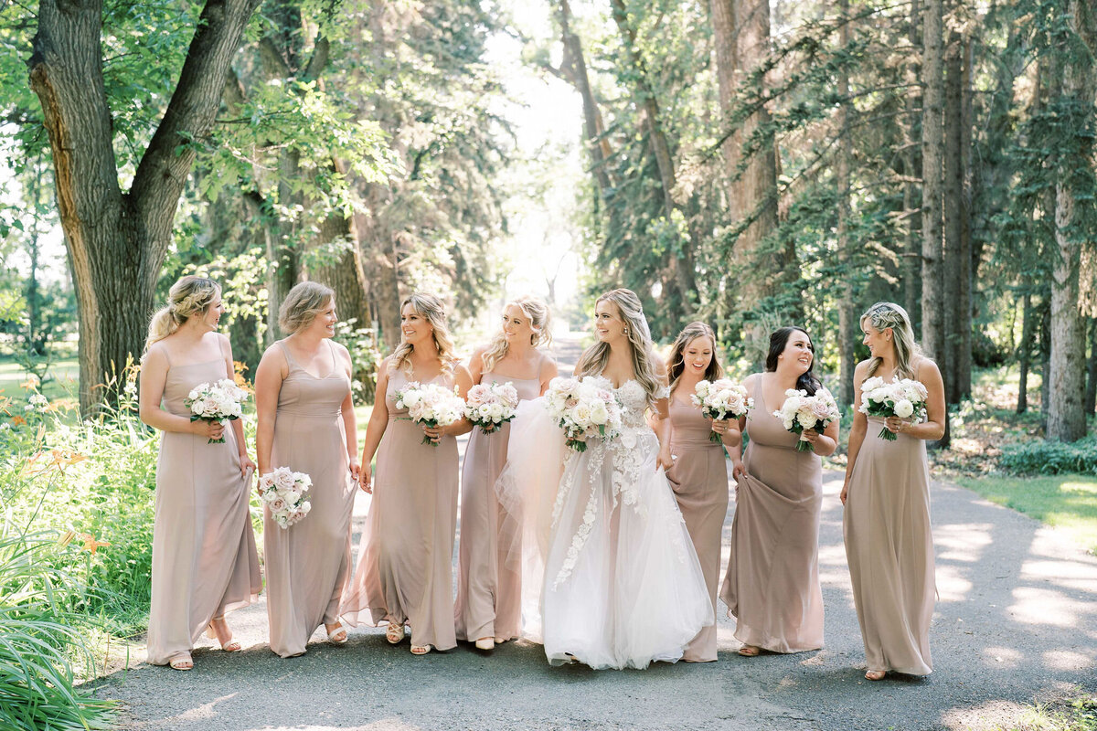 bride-champagne-bridesmaids-dresses-norland-estate