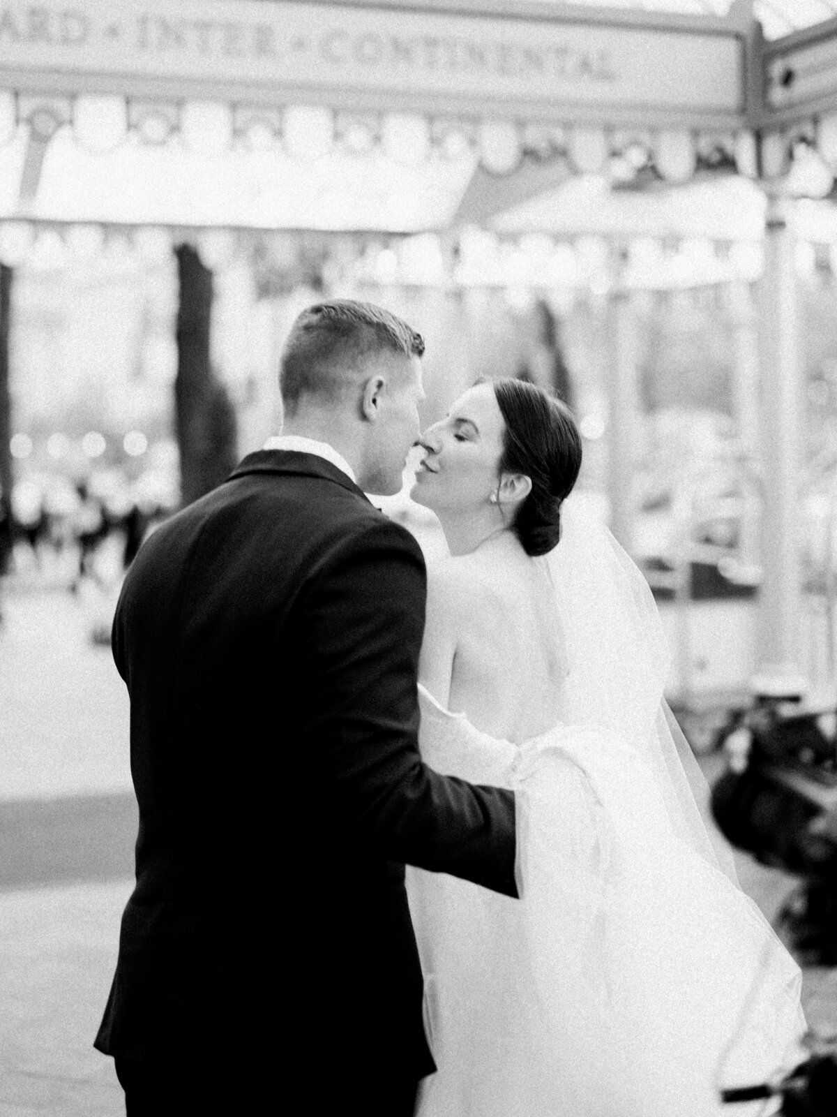 Danielle-Defayette-Photography-The-Willard-Wedding-DC-740_1