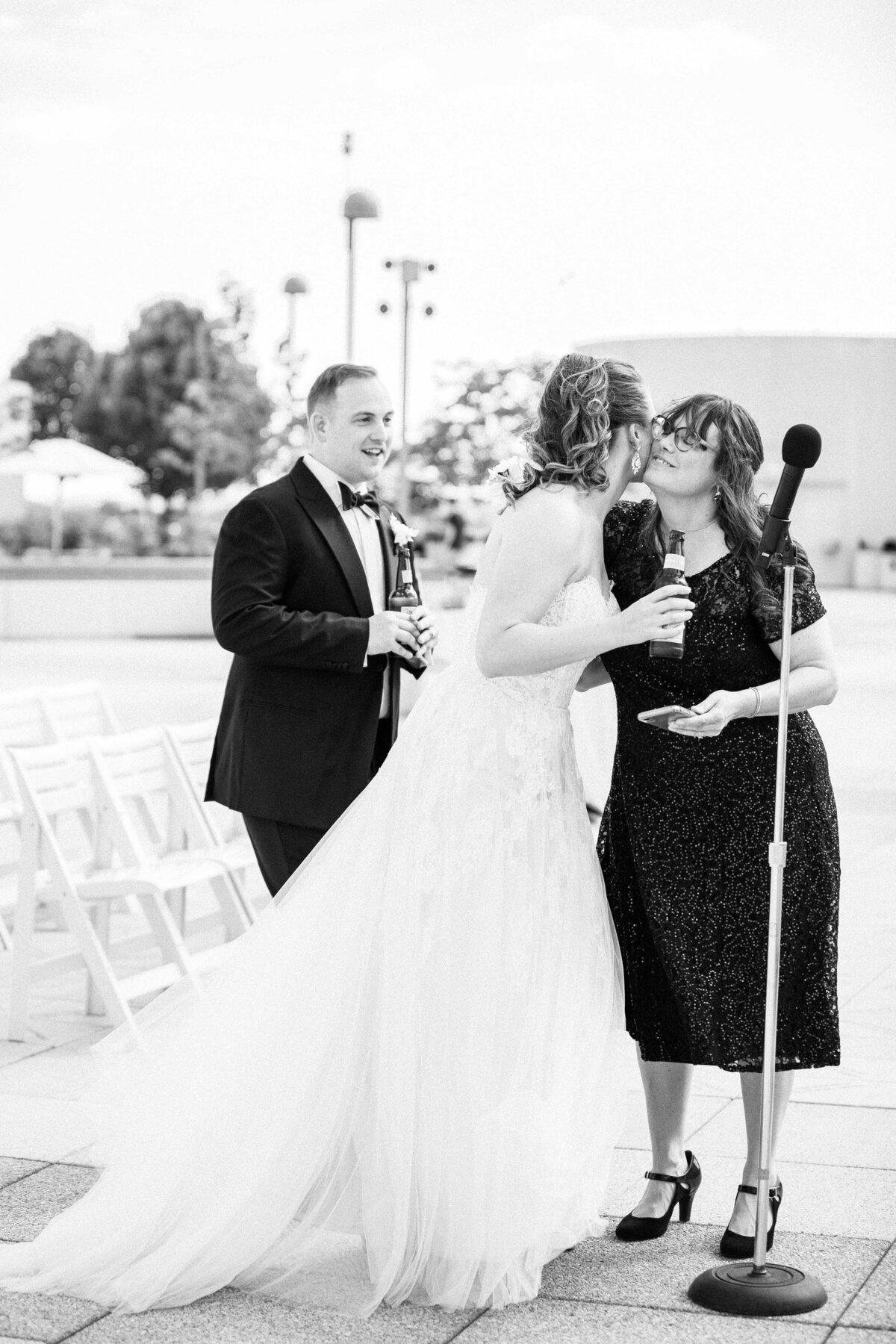 Temerity Photography Vanessa Hurr Wedding Engagement Award Winning Photographer Timeless Classic Love Wisconsin35