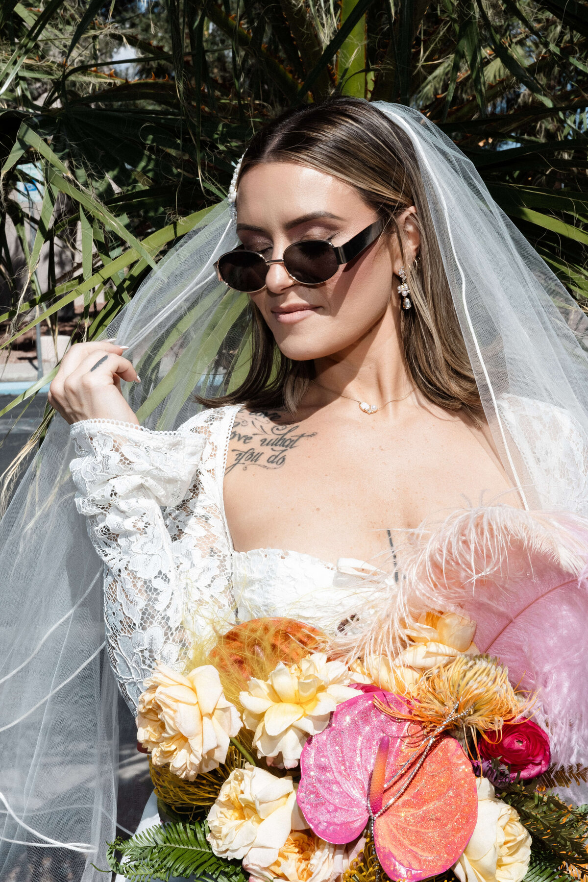 102_riskyexposure_sasha-andy_las-vegas-elopement-photography