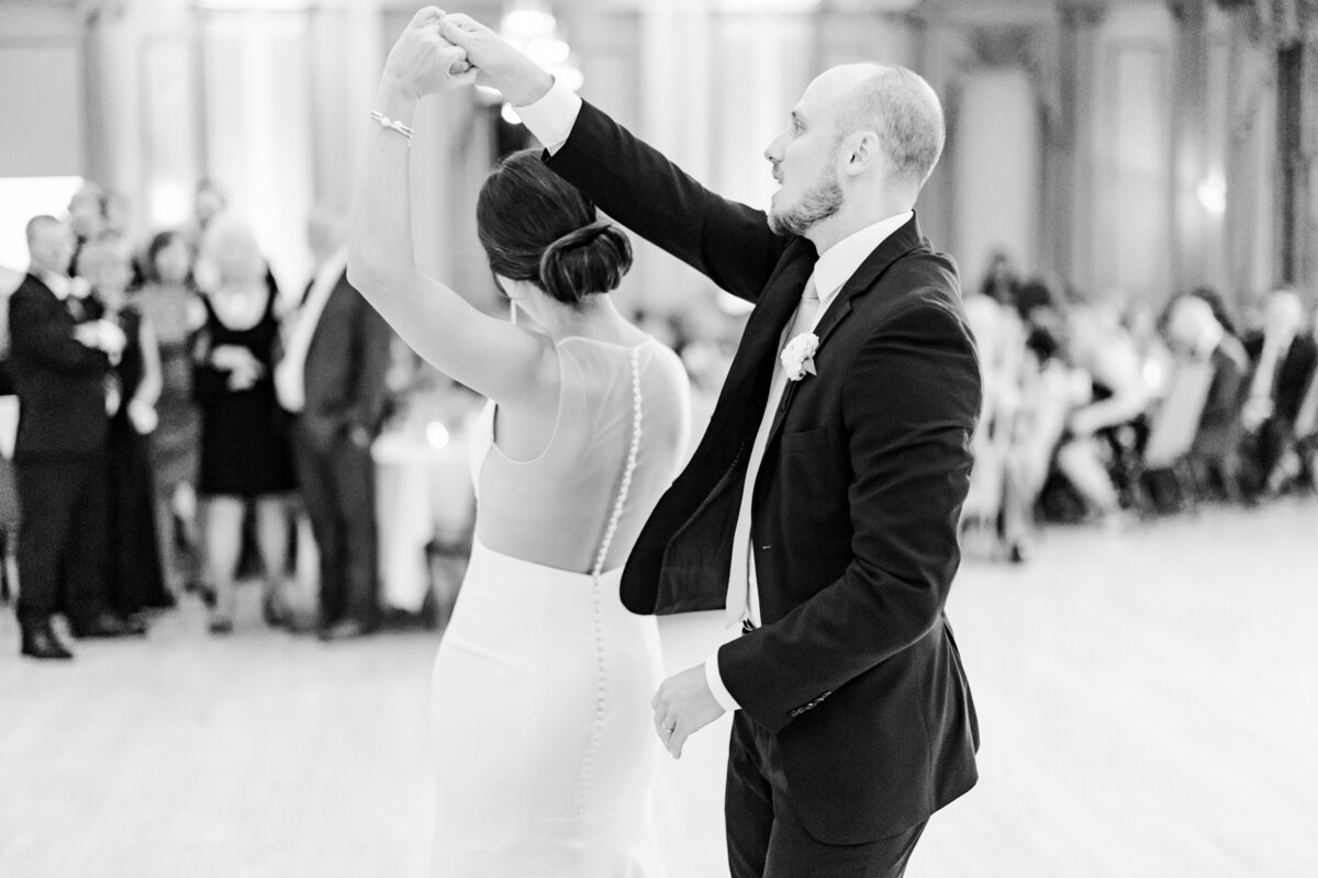 37_black_and_white_image_during_first_dance_in_the_great_hall_at_memorial_union