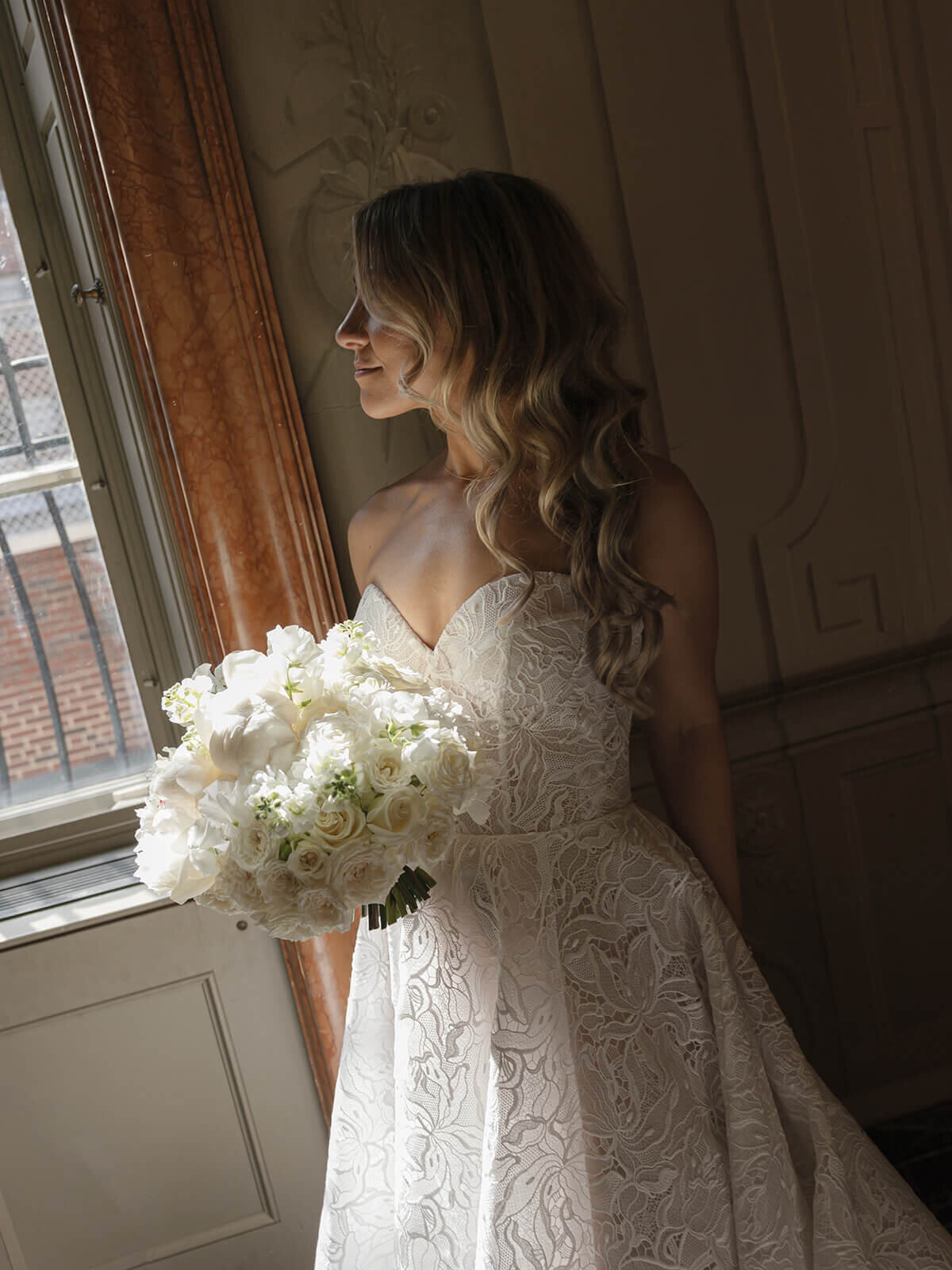hannah-sam-springvale-floral-larz-anderson-house-bride-4